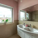 Hotel Mein 4*